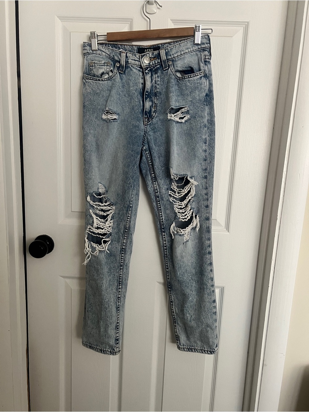 Aeropostale Light Wash High Rise Distressed Women’s Jeans